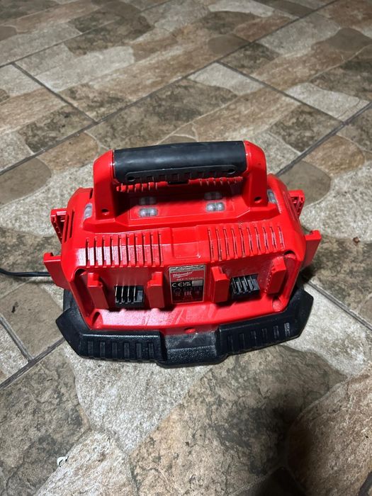 Încărcător Milwaukee M 1418C6