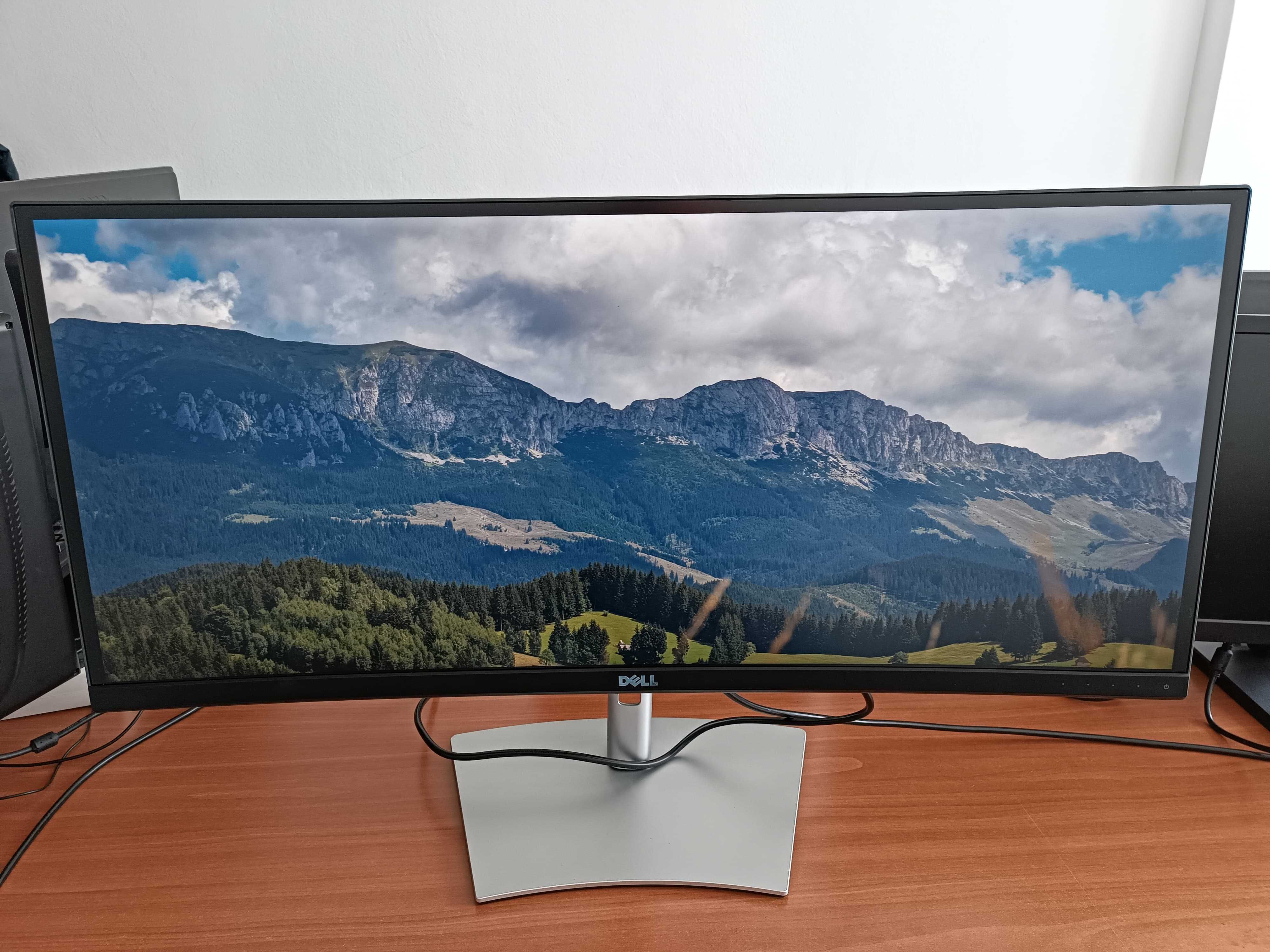 Monitor Curbat Dell UltraSharp 34" 2K, HDMI, DisplayPort, U3415W