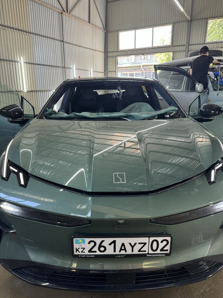 Автостекло (Лобовое) с установкой , выезная установка на дом