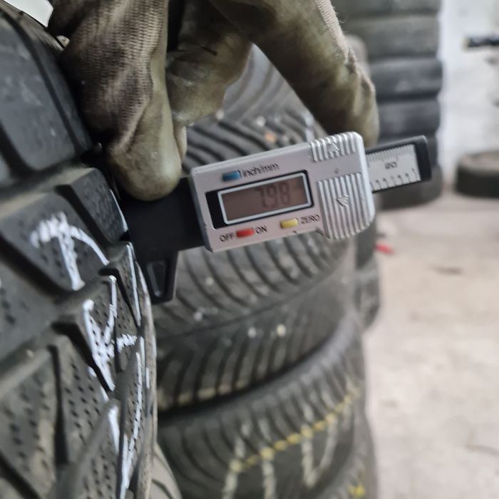 Jante MINI COOPER BMW 16 cu Anvelope Iarna 195/60/16 Stare impecabila