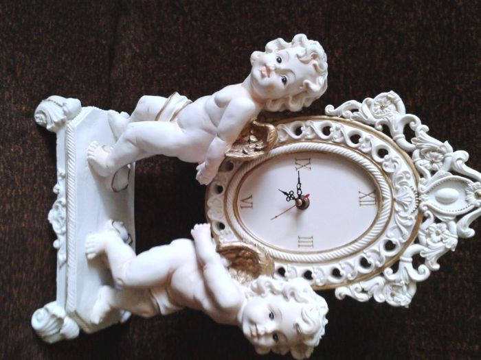 Часовник -настолен гипсов