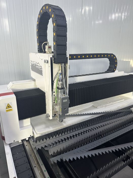 Лазерный станок для резки металла