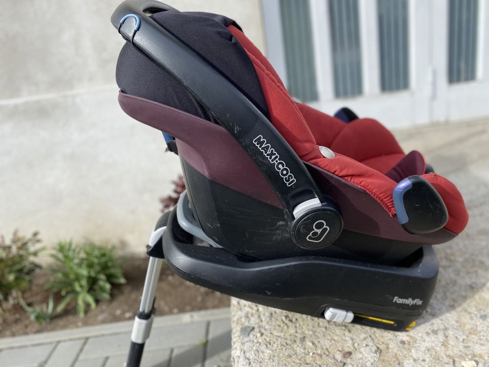 MaxiCosi Pebble cu isofix