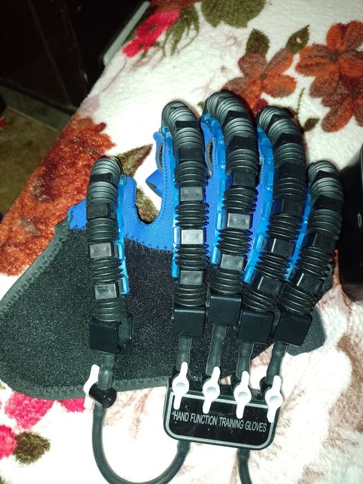 Vând mănuşă robotică 500 ron