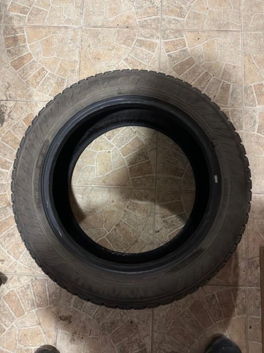 продам зимние шины yokohama 215/55/r17