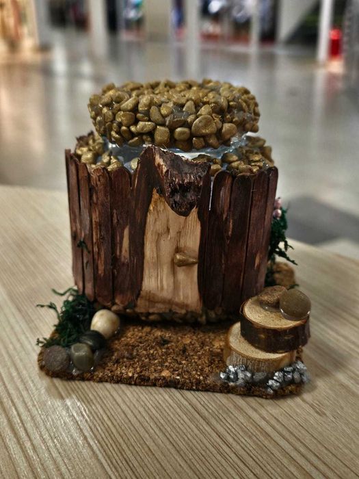 Căsuță decorativă suport de lumânări handmade