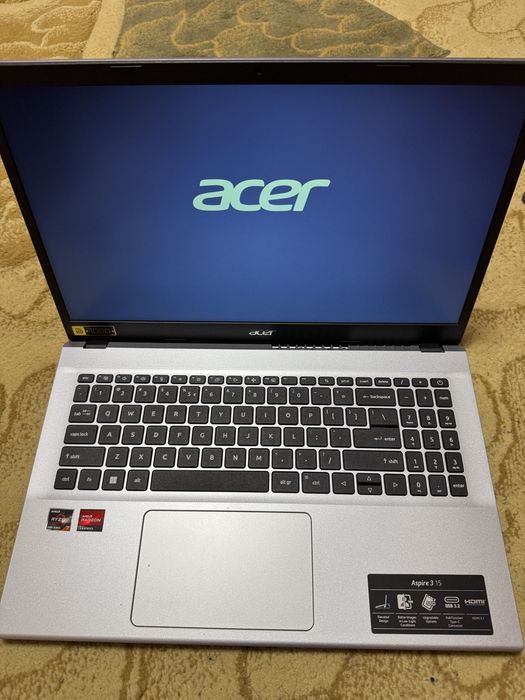 Vând laptop Acer Aspire 3
