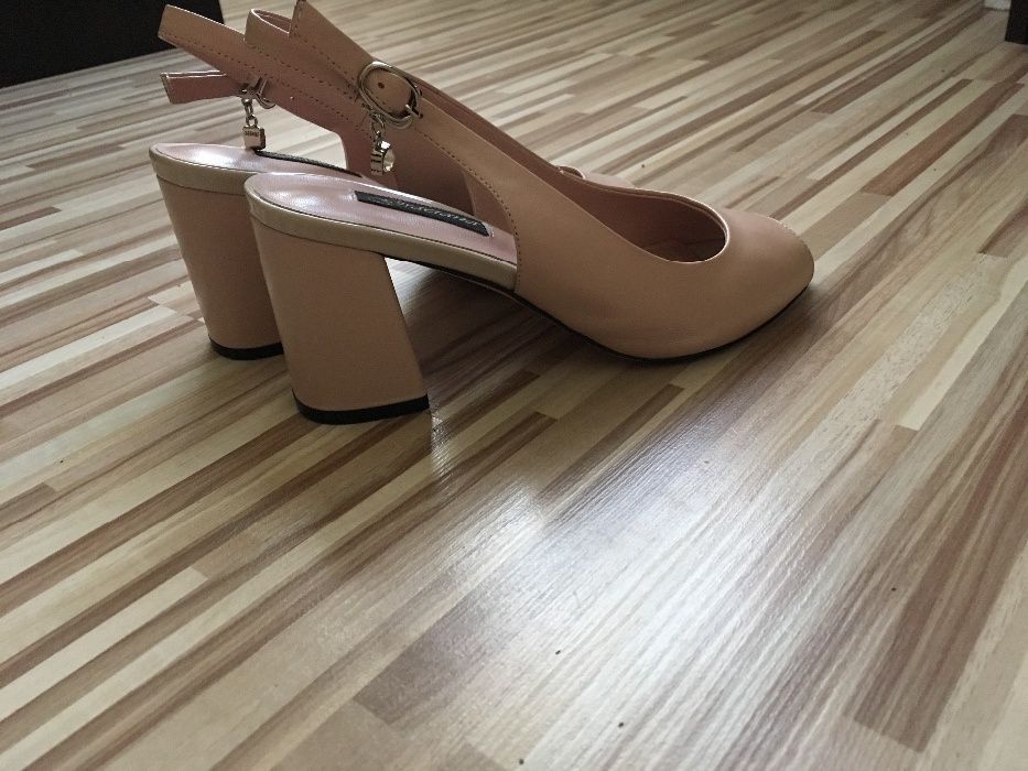 Pantofi sandale ocaZie cu toc