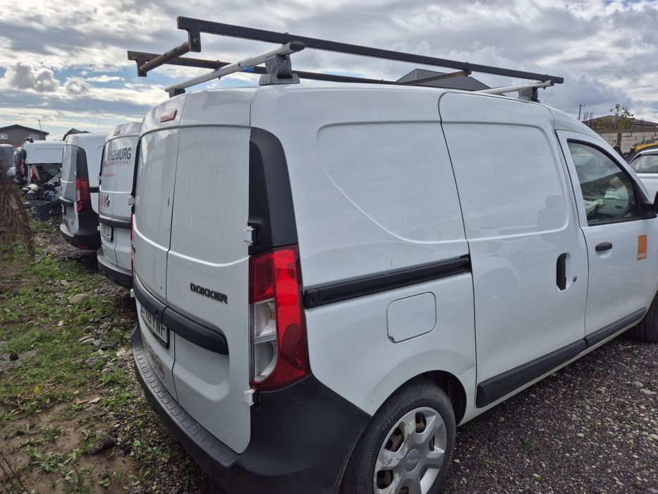 Dacia dokker lovit avariat