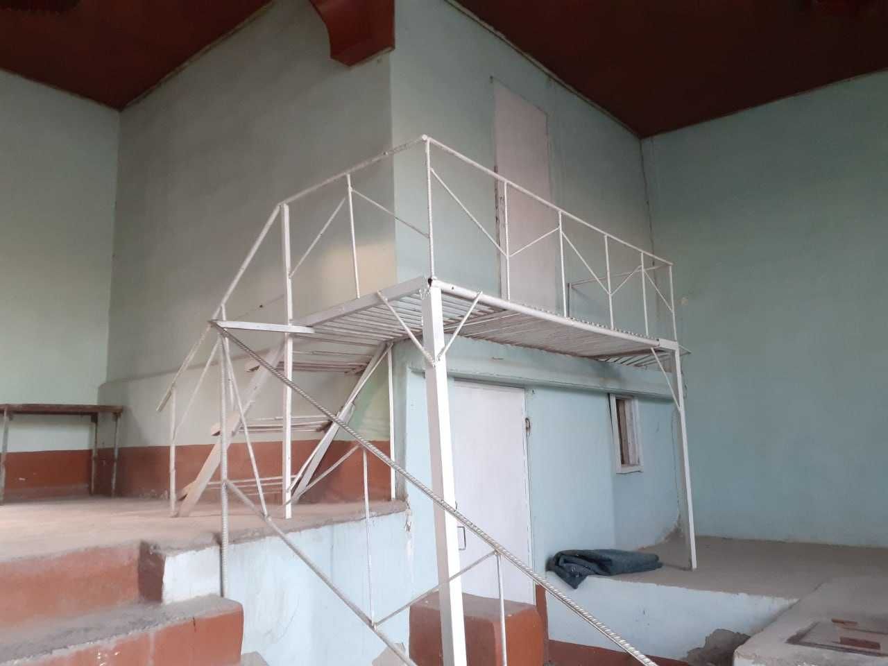 Qashqadaryo viloyati, Qarshi tumanida savdo do`kon binosi sotiladi