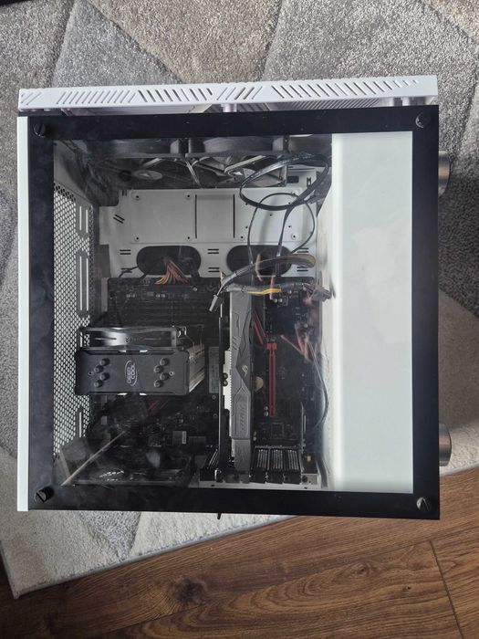 кутия Corsair 275R Airflow бяла