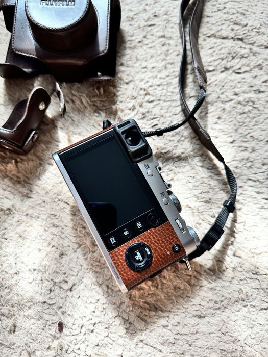 Fujifilm X100F Limited Edition Brown stare impecabila