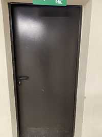 Метална врата