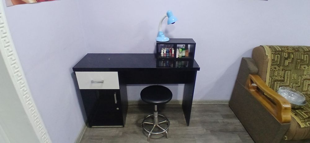 Salon uchun mebellar sotiladi