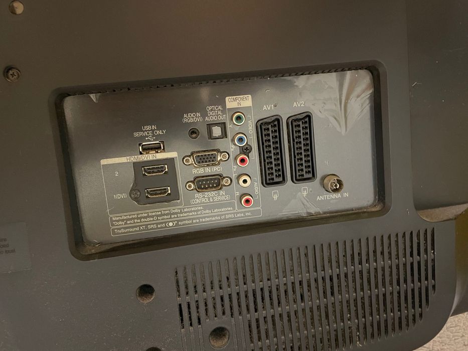 Televizor LG de 80cm