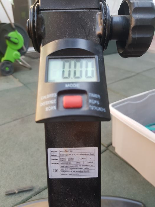 Bicicleta statica pentru picioare și mâini