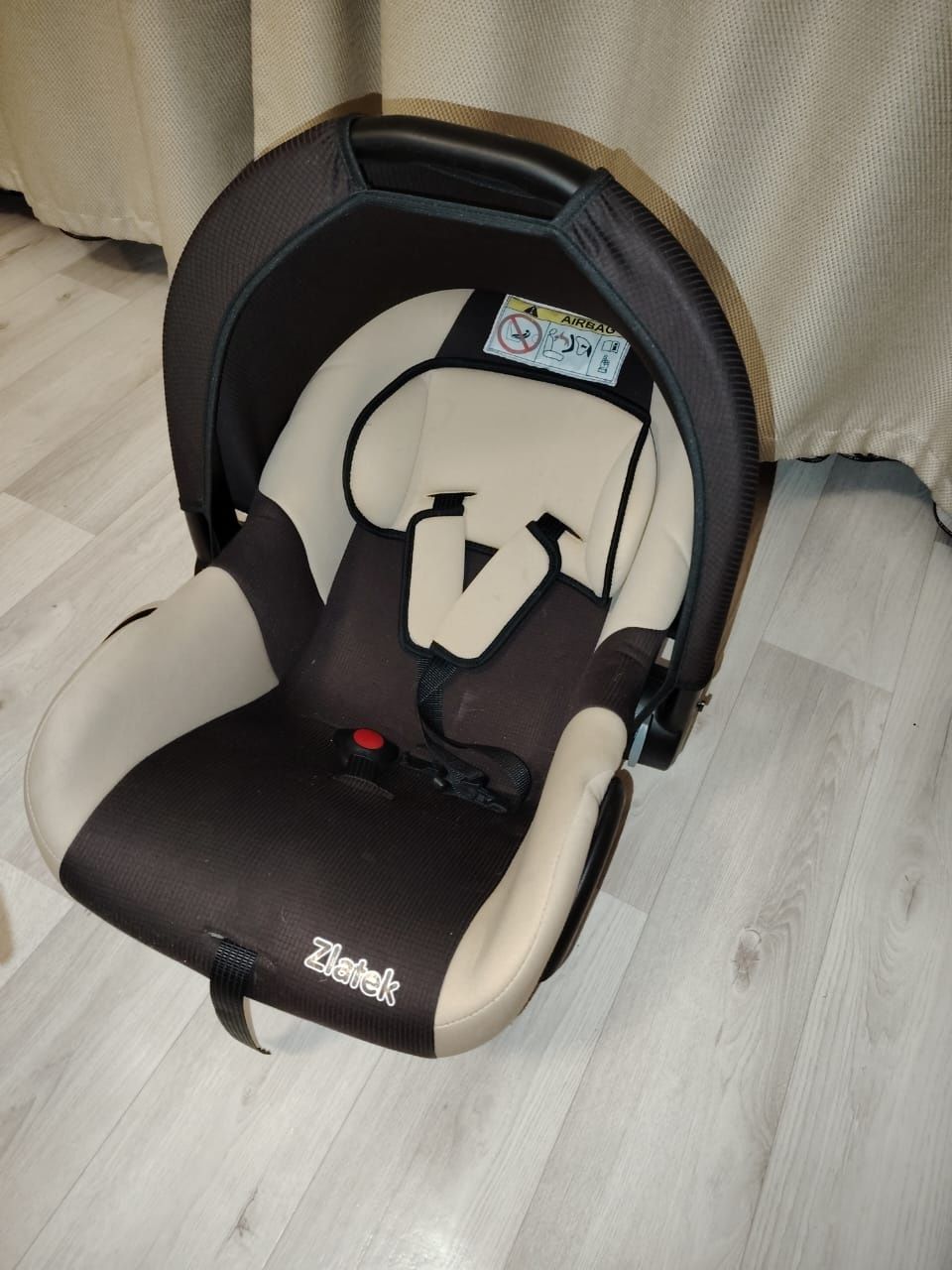 Продам кресло для ребенка