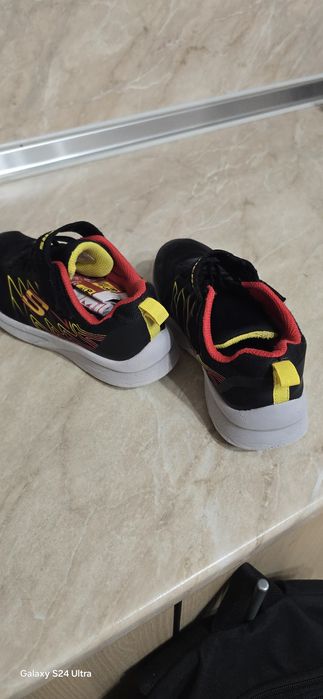 Маратонки номер 33