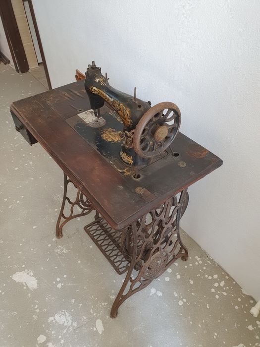 Masina de cusut SINGER a mai multor generații