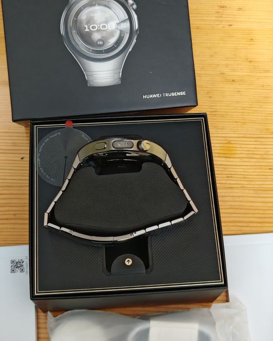 Hauwei watch 5 нов