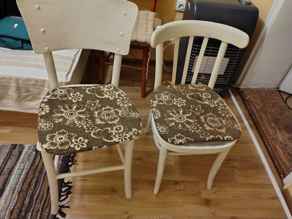 4 броя ретро столове.