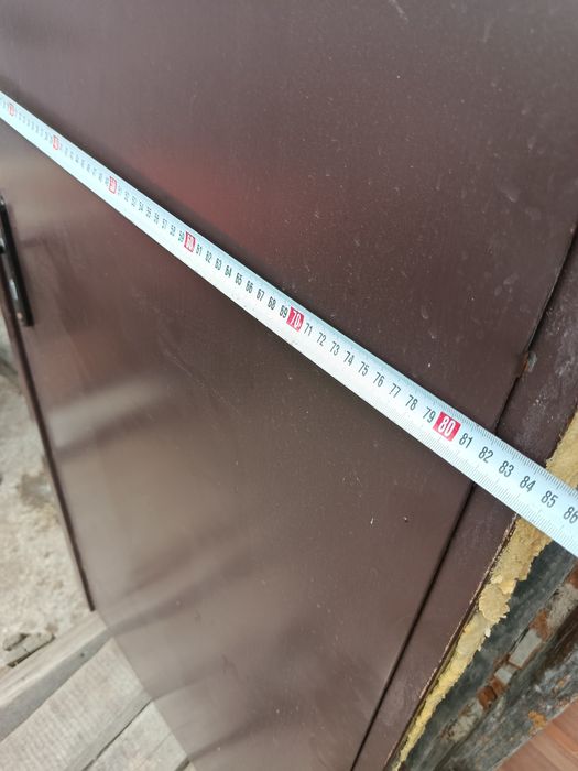 Продам входную дверь