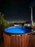 Casuta cu Jacuzzi si piscina ,terasa grill ,pentru petreceri mici