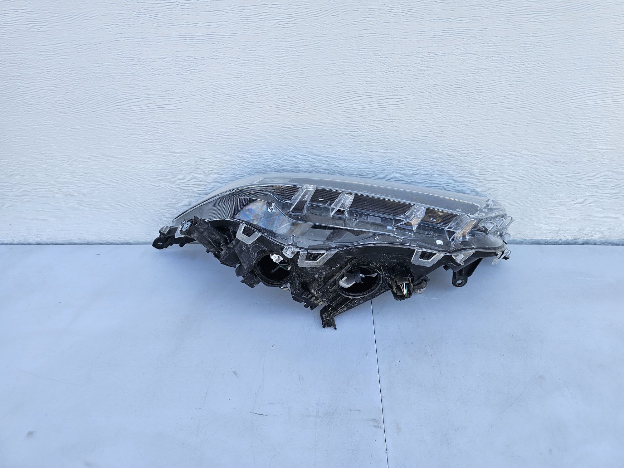 Far dreapta Toyota Rav4 Full Led