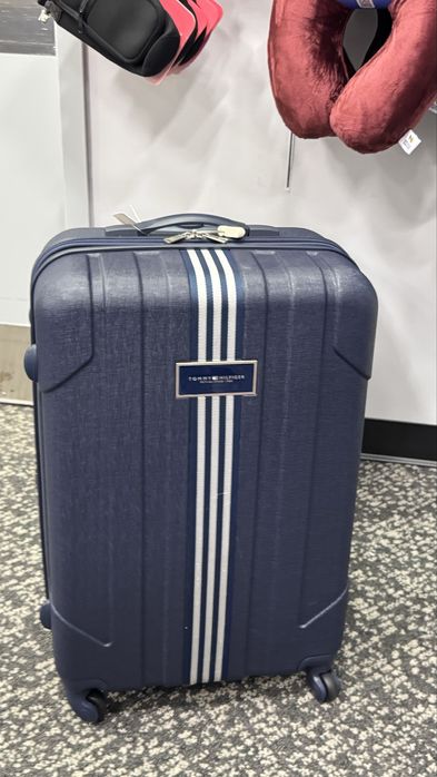 Чемодан| Tommy Hilgfiger