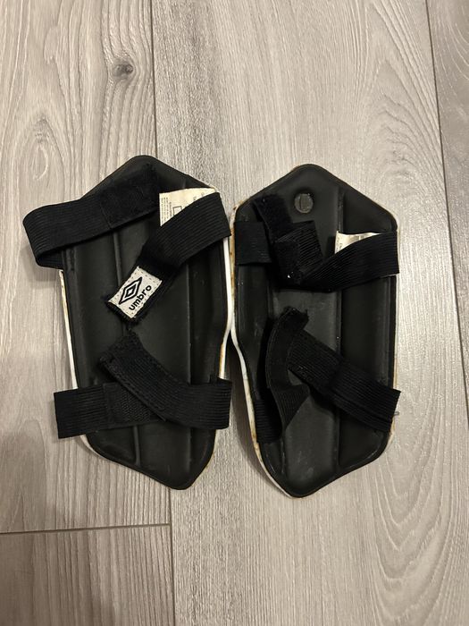 Aparatori/tibiere fotbal Umbro