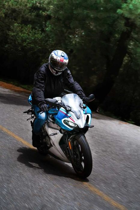 CFMOTO 250SR Yengi sportbayk