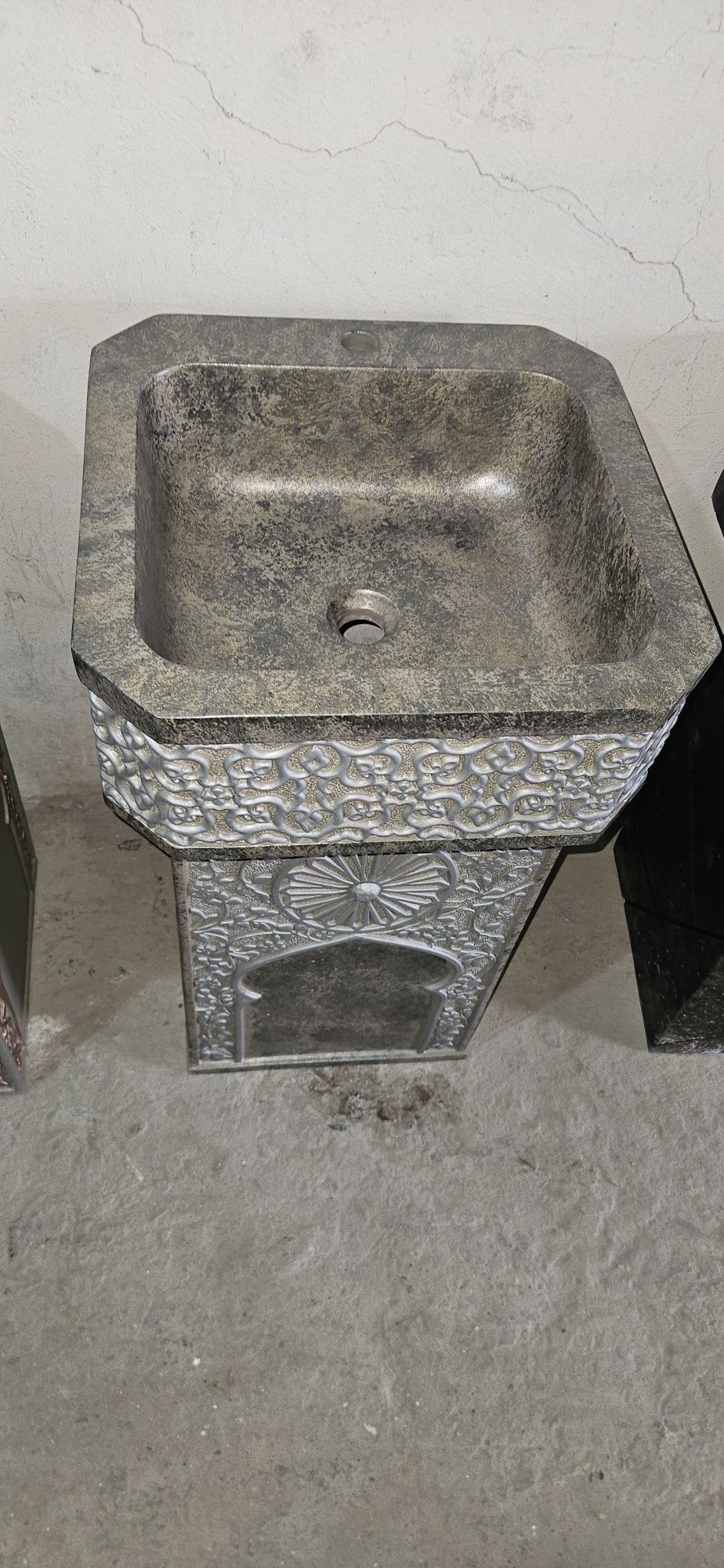 Раковина из искусственного мрамора