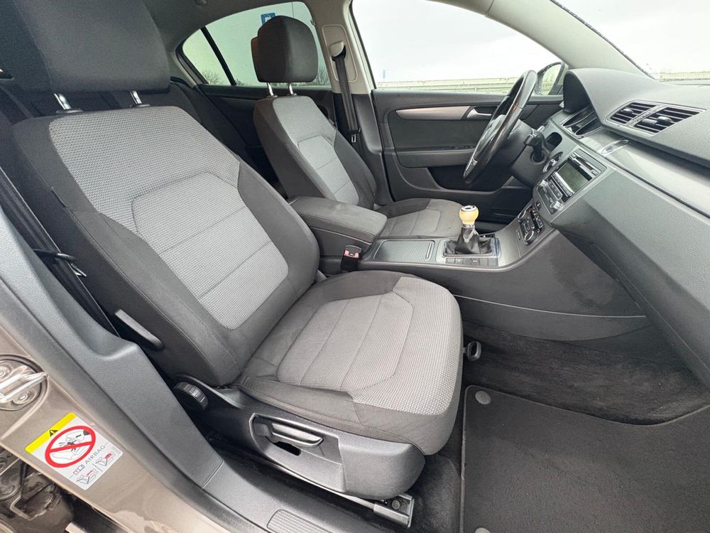 VOLSKWAGEN PASSAT 1.6 TDI / 105 CP / 2012/ Accept variante!
