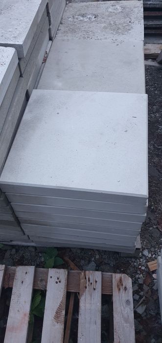 Dale de beton simple sau cu model stalpi de gard capace de gard pavaj