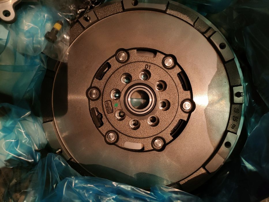 Vând ambreiaj cu volanta masa dubla Peugeot Citroen motor 2.0 837431