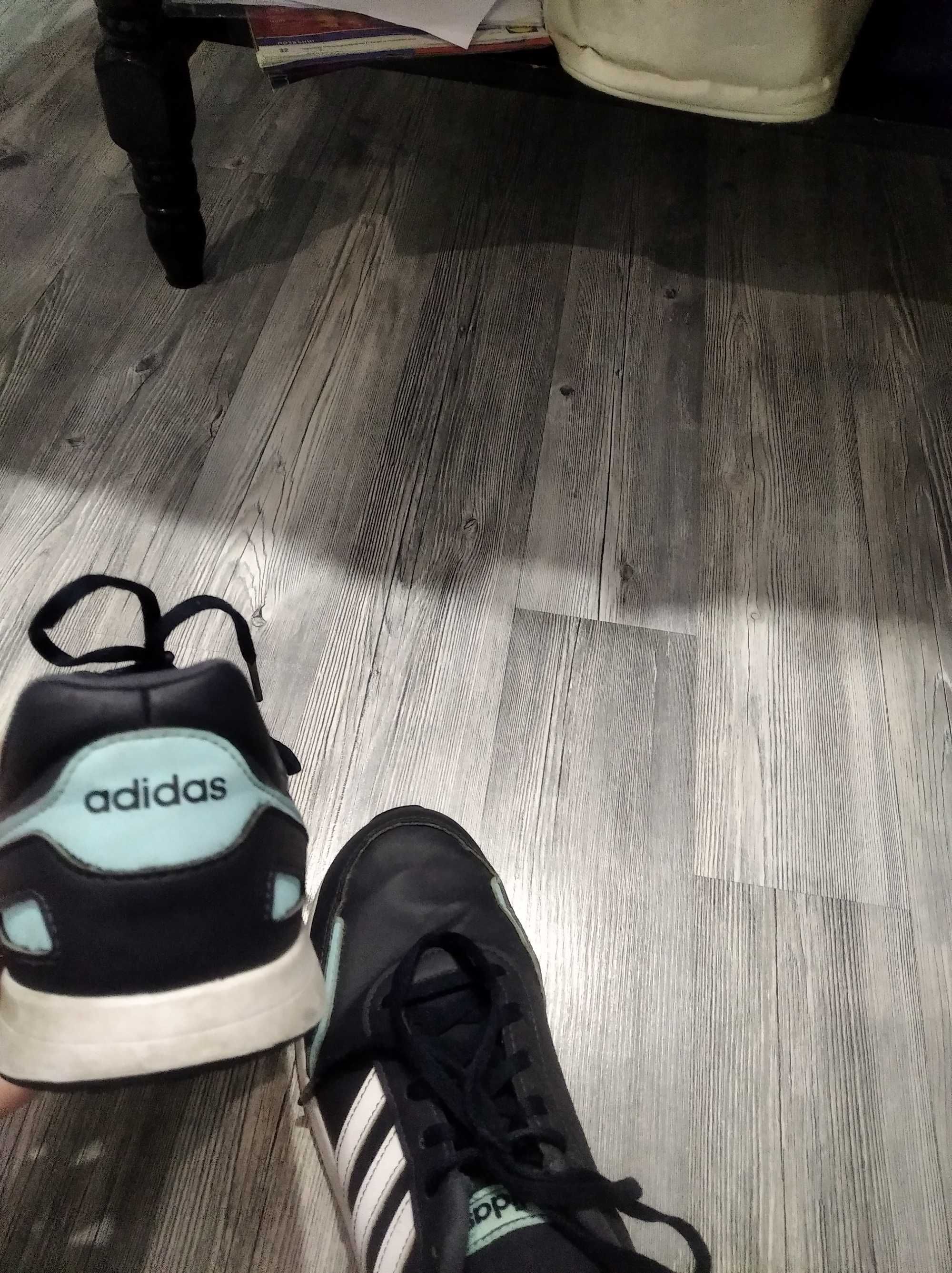 Маратонки adidas