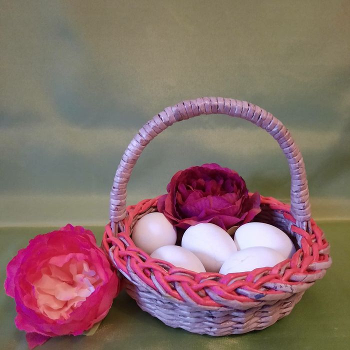 Плетение из бумажной лозы.