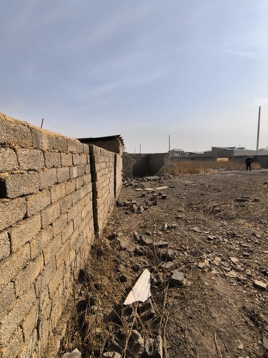 Земля 3,8 соток ХОНАБАД . ФАСАД 15 метров . Глубина 26 метров. 72.000.