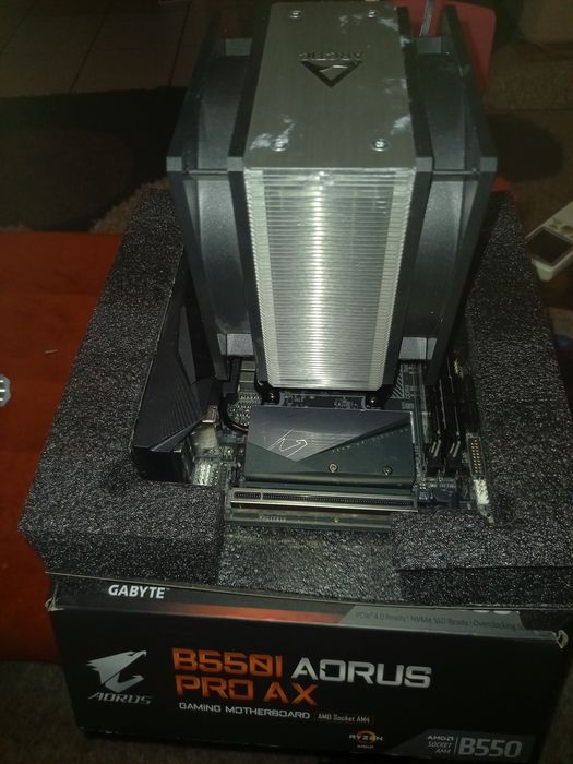 Комплект Ryzen 7 5700х3d с Gigabyte b550i и 2х16 на 3600 мх CL 18