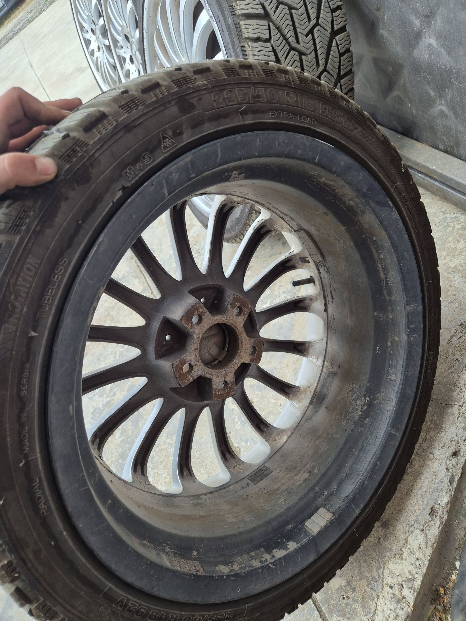 Джанти с гуми Mercedes Benz 225/40/18