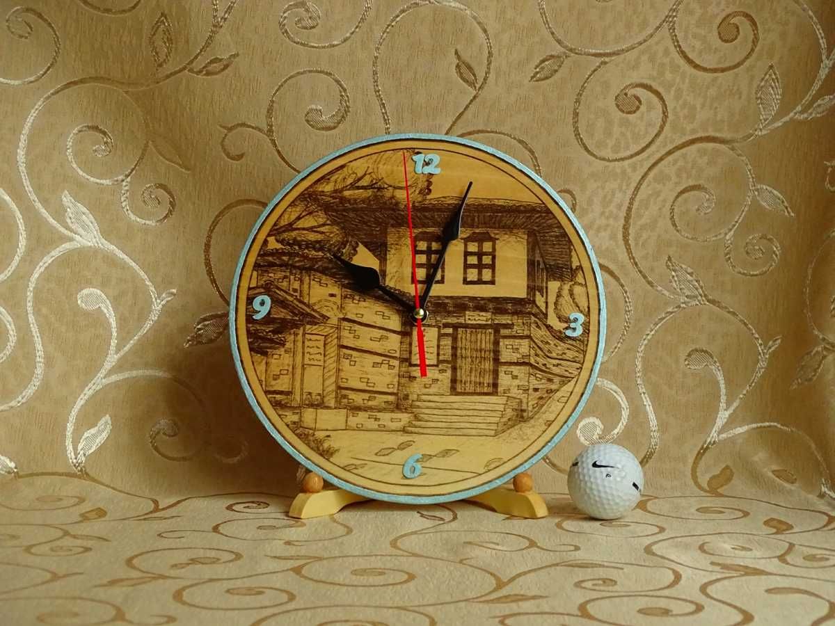 Часовници пирографирани