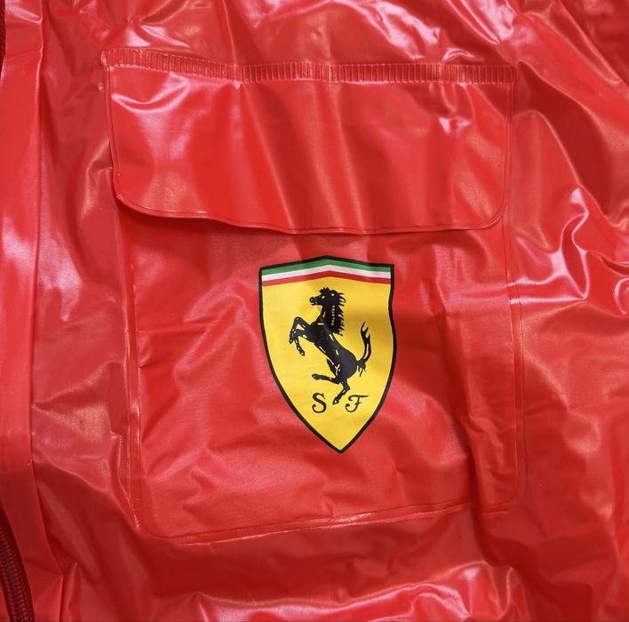 Geaca impermeabila Ferrari vintage rosie,M.