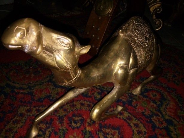 Cămilă , sculptura din bronz