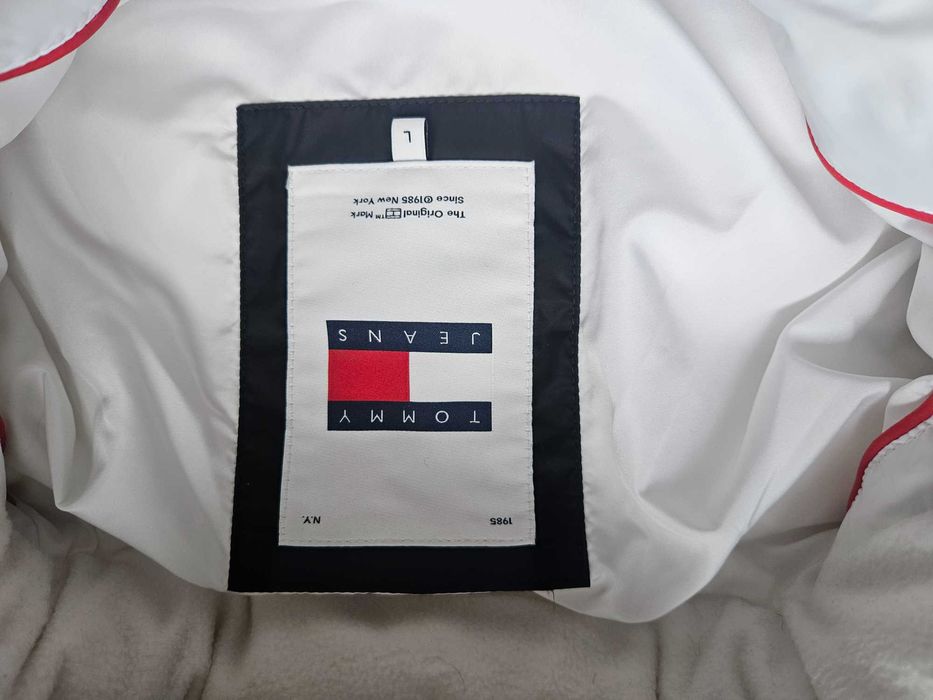 Ново оригинално дамско яке Tommy Hilfiger, Л размер
