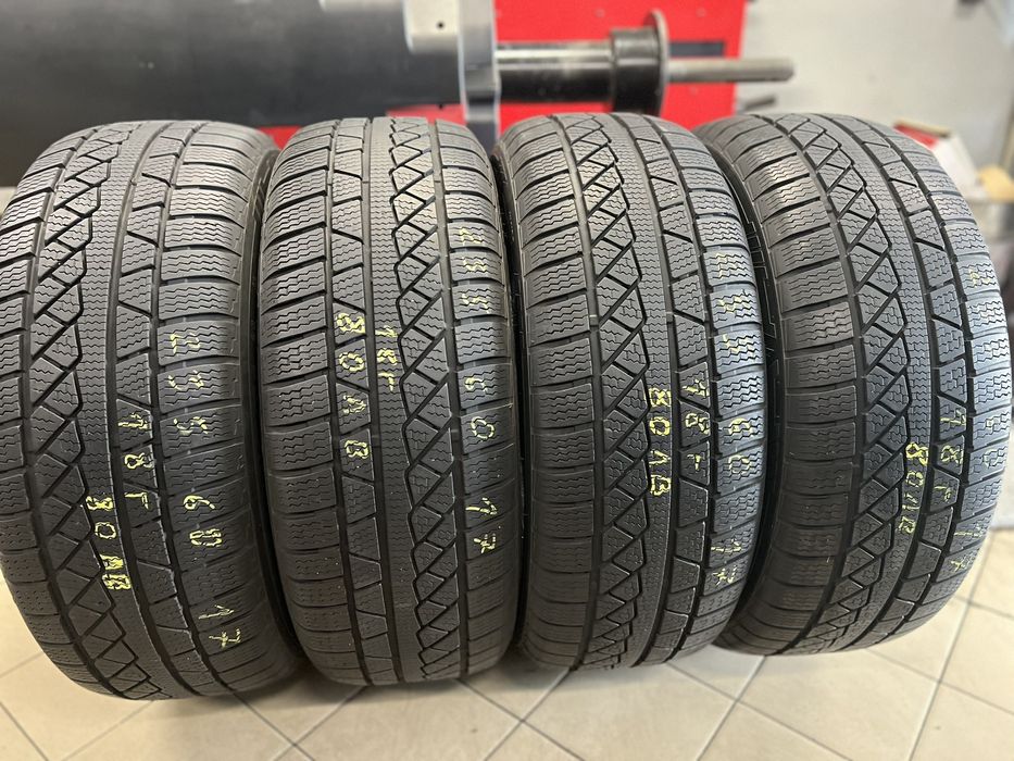 Зимни гуми 235/60 R17 Petlas