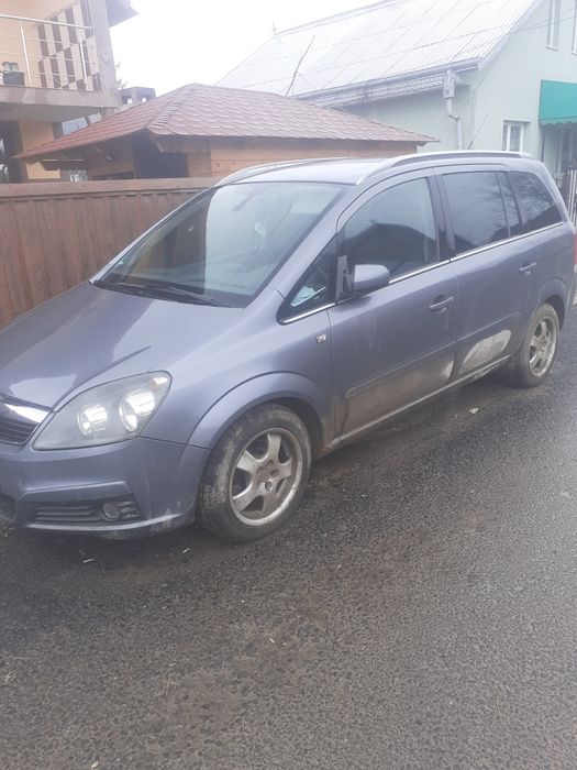 opel zafira 2007 2.400€