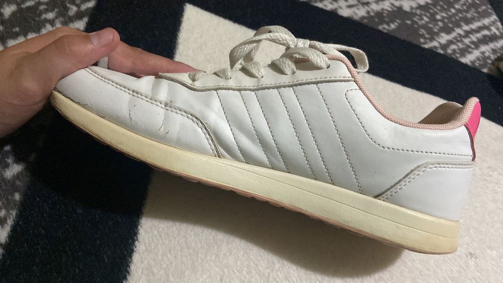 Adidasi  dama / fete