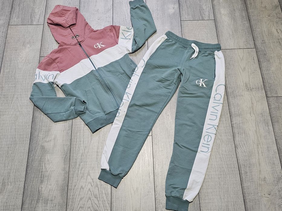 Спортен екип Calvin Klein