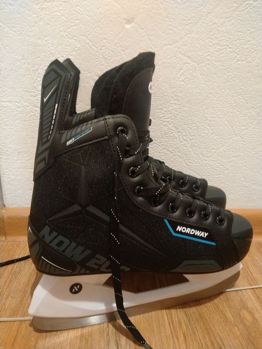 Новые коньки с этикеткой