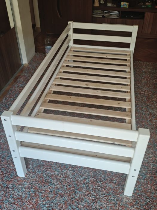 Pat (patut) copii  dimensiuni  70x160 cm somiera si saltea inclusa